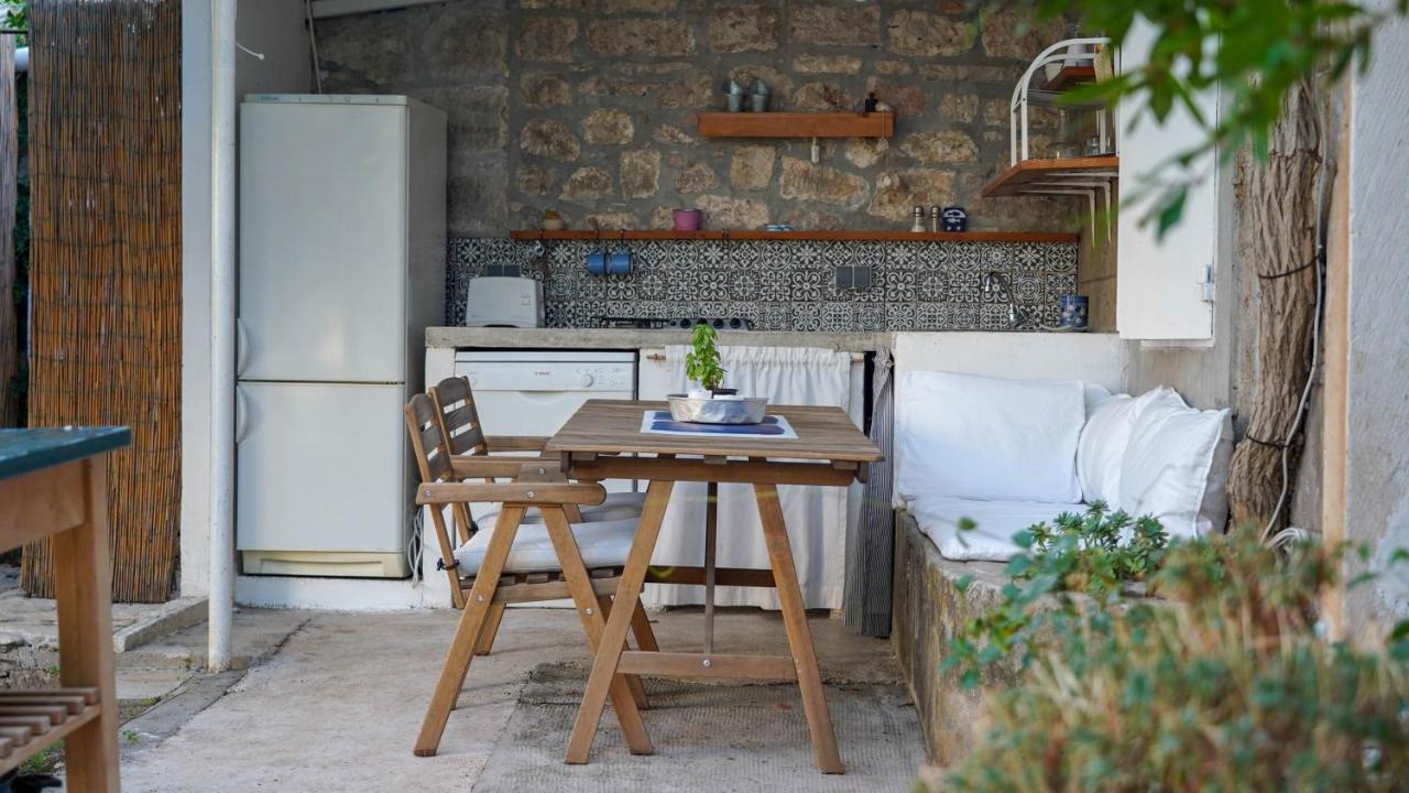 Charming Two-Bed Apartment Orange Garden Sutivan Exterior photo